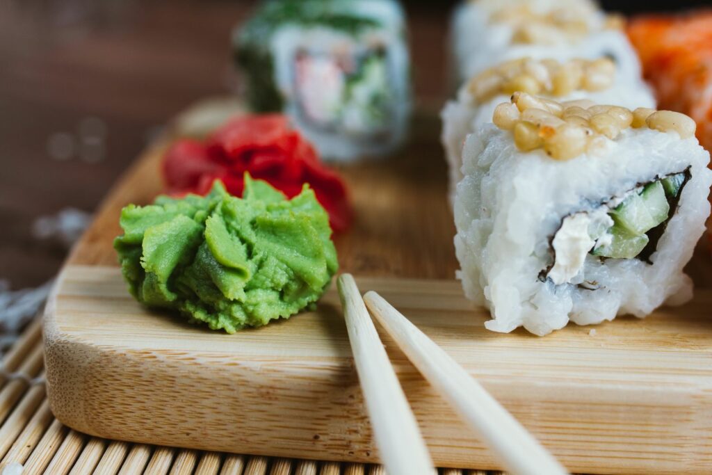 Sushi mit Wasabi