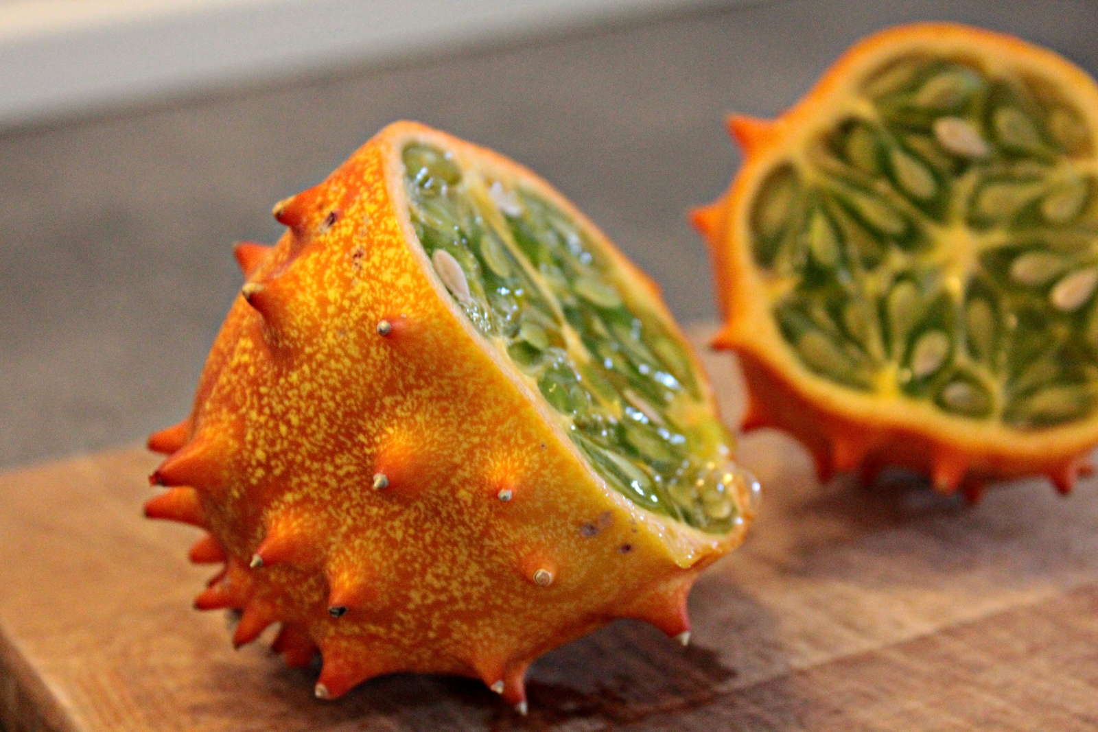 quer-aufgeschnittene-Kiwano.jpg