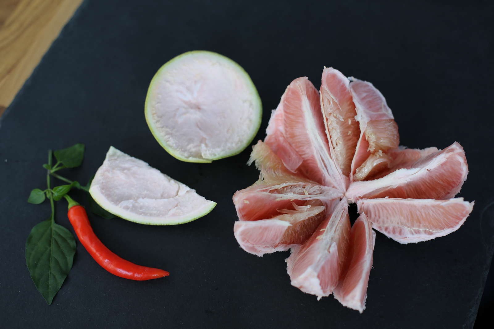 Pomelo essen Anleitung zum richtigen Schälen & Essen