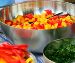Paprika geschnitten in Schüssel