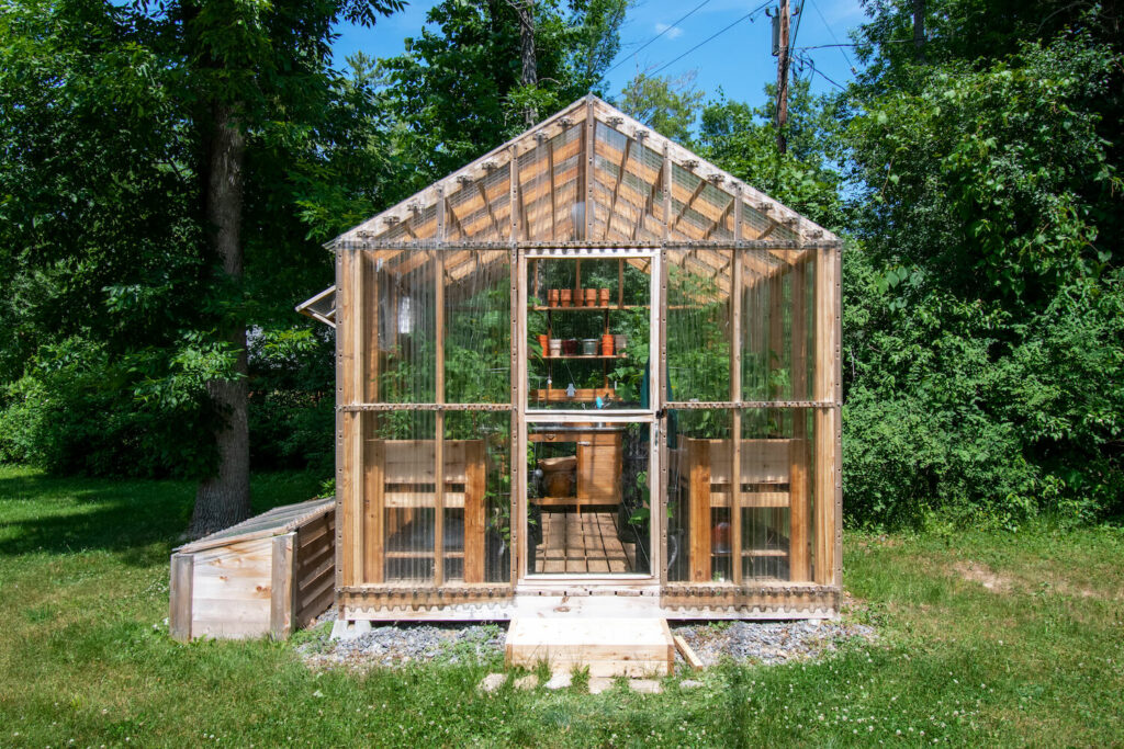 Gewächshaus im Garten
