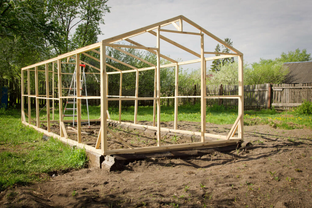 Gewächshaus aus Holz