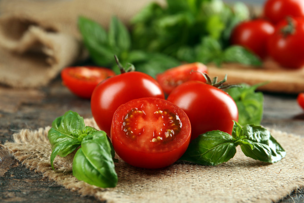 Tomaten und Basilikum