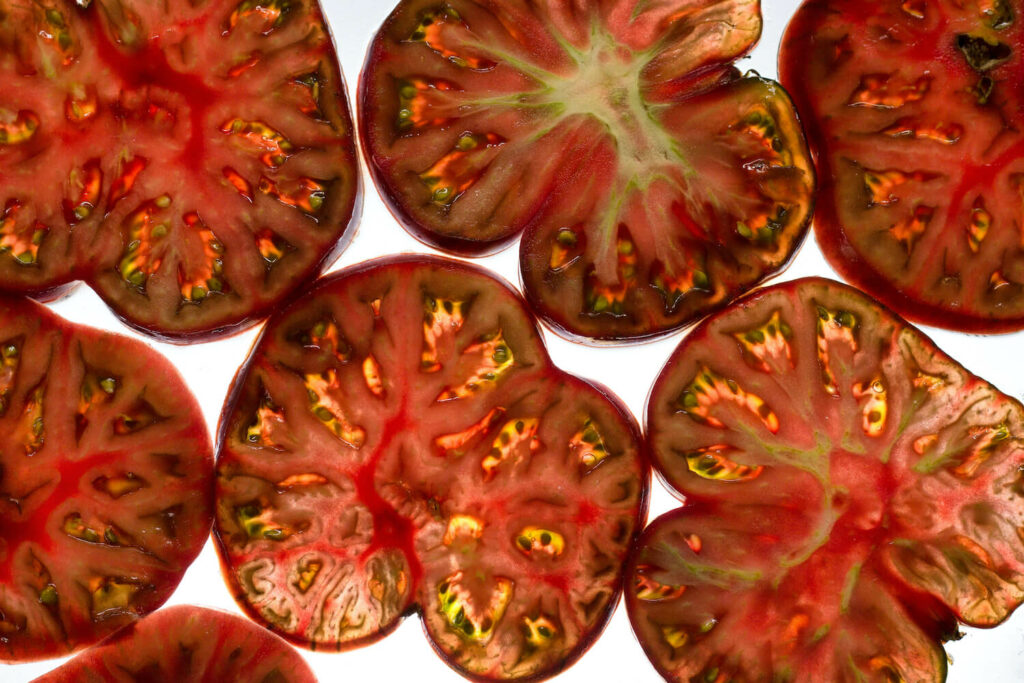 aufgeschnittene Purple Calabash Tomaten
