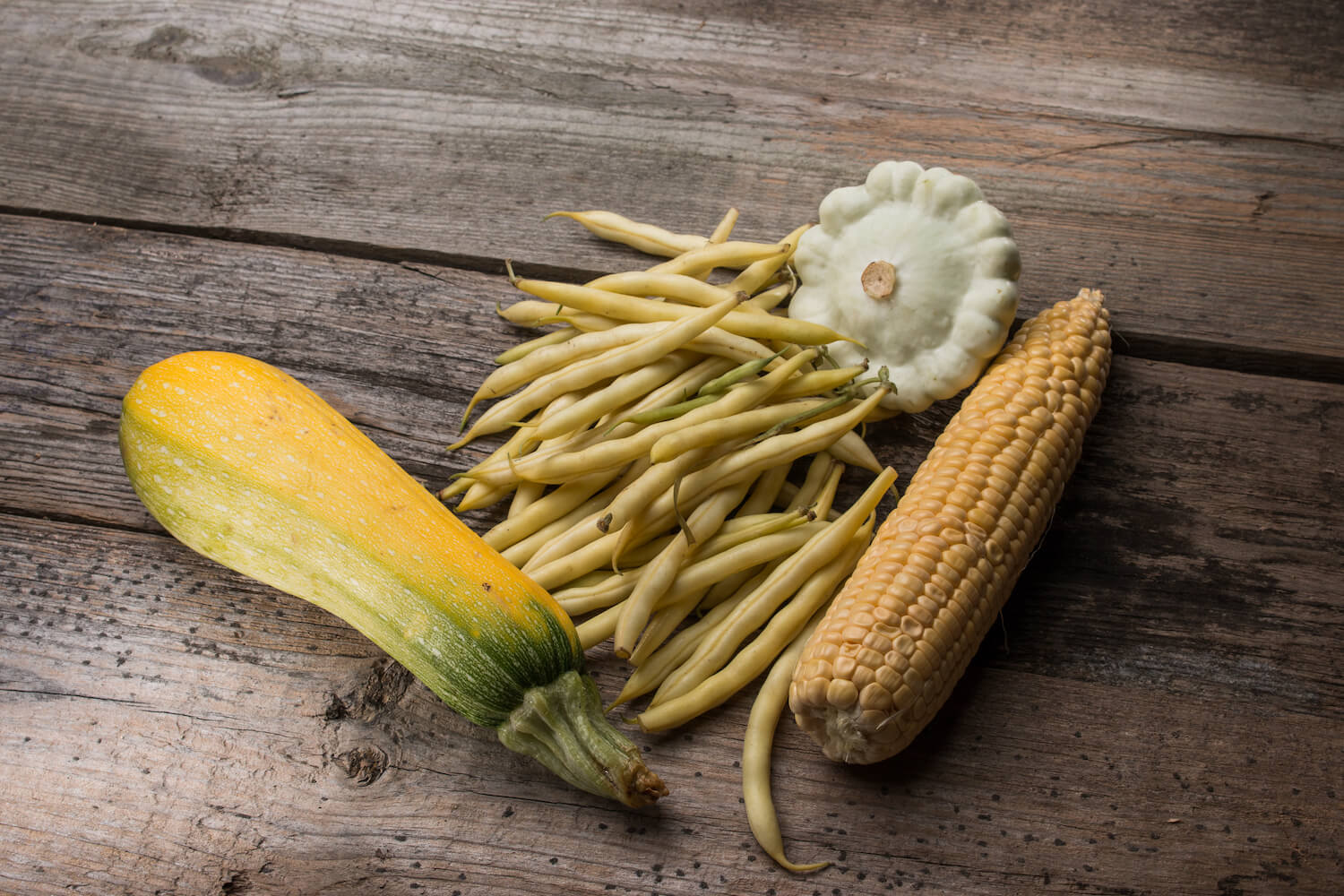 Milpa-Beet: Mischkultur aus Mais, Bohnen &amp; Kürbis - Plantura